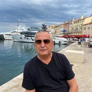 Meet your Posher, Abe